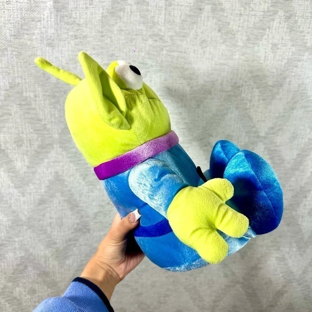 Disney store exclusive little green men alien stuffed toy 14